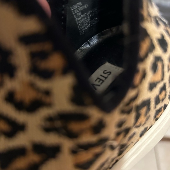 Steve Madden Womens High
Top Wedge Leopard Print Shoes Fabric Stretch - Picture 7 of 9